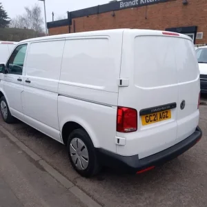 2021 Volkswagen Transporter T28 TDI P/V STARTLINE T6.1 AIR CON APPLE CAR PLAY EURO 6 Box Van Dies... - Image 5