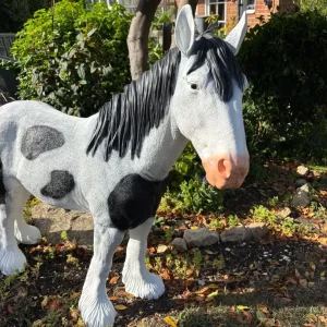 A Beautiful Resin Horse Statue - Image 5