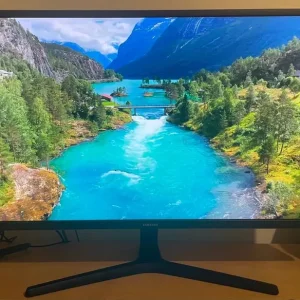 Samsung 32 Inch 4K UHD Monitor + Monitor Arm / Samsung LU32J590UQPXXU