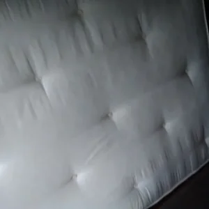 King size mattress. Orthopaedic 2000 pockect sprung. Rrp 560.00