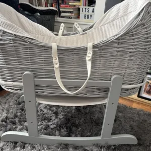 Moses basket and stand - Image 2