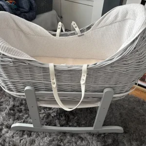 Moses basket and stand