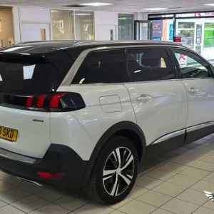 2018 Peugeot 5008 1.6 BlueHDi GT Line Euro 6 (s/s) 5dr HATCHBACK Diesel Manual - Image 3