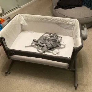 Chicco Next2Me Magic 2 Bedside Crib and fitted sheets