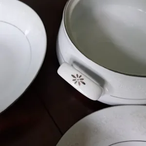 Fine China Dinner Set - Image 5