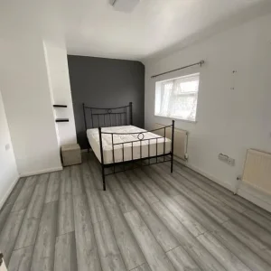 Double room available in Staines