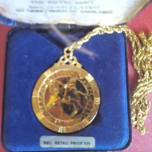 crown of crown 22ct coin on chain £20 or fair offer - Image 4