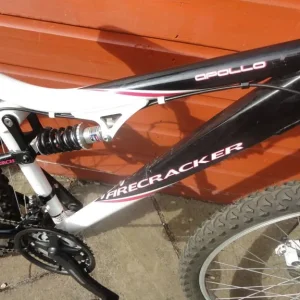 Apollo firecracker bike, 17 inch frame, 26 inch wheels, dual suspension, front disc brake, 21 gears - Image 3