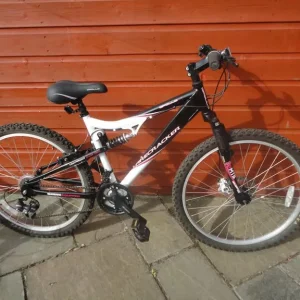 Apollo firecracker bike, 17 inch frame, 26 inch wheels, dual suspension, front disc brake, 21 gears