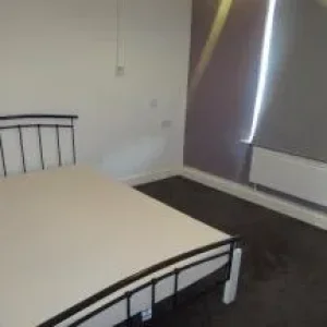 8 Properties are pleased to offer this Big Studio Flat available to rent in Newbury Park IG2 7LZ - Image 2