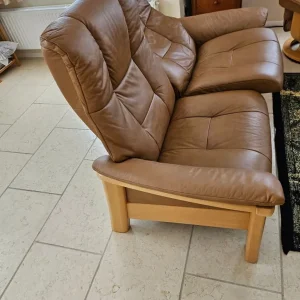 Immaculate Beige Leather Sofa Suite - As Good As New! - Image 2