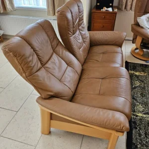 Immaculate Beige Leather Sofa Suite - As Good As New! - Image 3