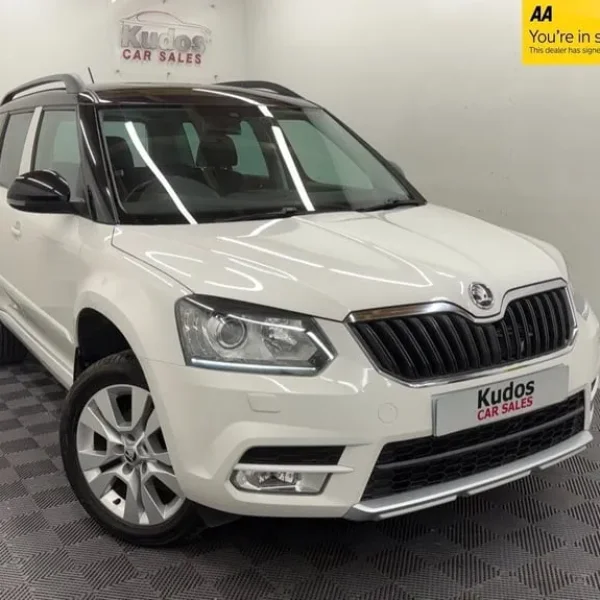 2015 Skoda Yeti 2.0 TDi ELEGANCE 5dr - FULL LEATHER - REAR SENSORS - DAB - FSH HATCHBACK Diesel M...