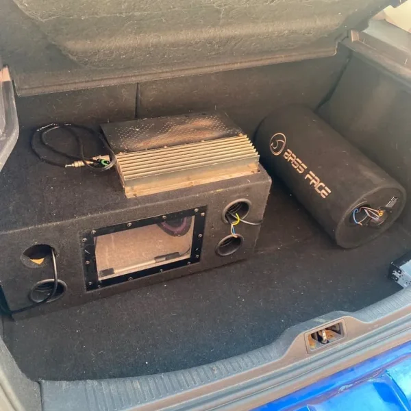 3 Subwoofers and 800W amp