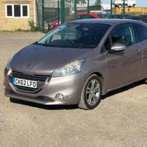 2012 Peugeot 208 1.4 HDi Allure 3dr HATCHBACK Diesel Manual - Image 7
