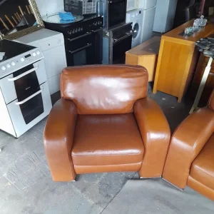 Tan soft leather 2 seater sofa 165cm x 90cm and 2 chairs 104cm x 90cm, Ref:19237 - Image 7