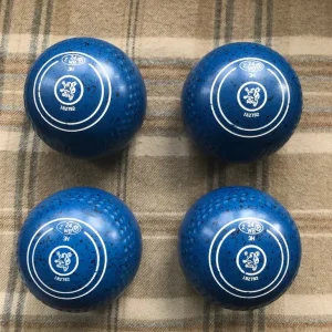 Aero Groove size 3H WB 24 Dimple grip blue with black speckle. Mythical Lion motif. VGC - Image 2