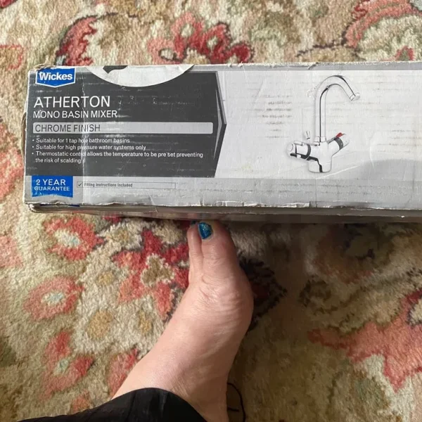 Mono Basin Mixer tap with thermostatic control