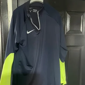 Zip up - Image 3