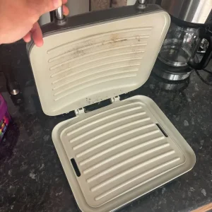 Electric Grill - Image 2