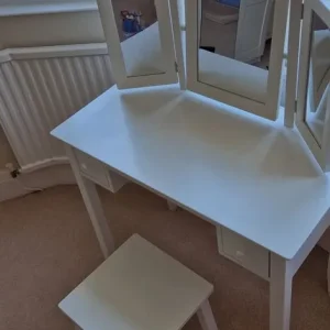 Dressing table for childs bedroom - Image 5