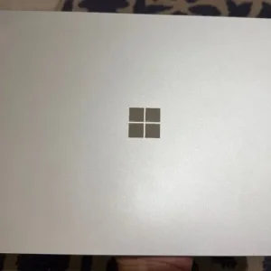 Excellent Microsoft Surface Laptop 3 i5-1035G7 8GB 256GB W11 + Docking Station + Charger