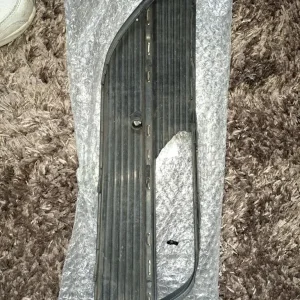 Genuine Audi A3 8V fog light grill covers - Image 2