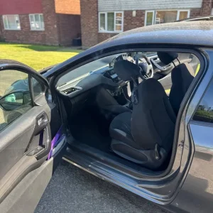 Peugeot, 208, Hatchback, 2012, Manual, 1199 (cc), 3 doors - Image 3