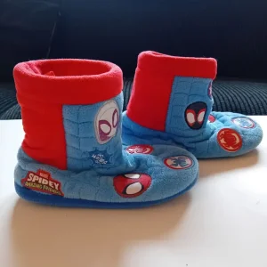 Kids Spidey slippers size 9-10 - Image 2