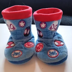 Kids Spidey slippers size 9-10 - Image 6