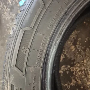 215/60/17c
