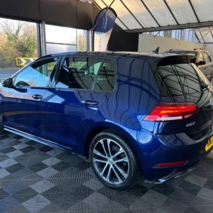 2017 Volkswagen Golf 2.0 Golf R-Line TDI BlueMotion Technology Semi-Auto 5dr Hatchback Diesel Aut... - Image 7