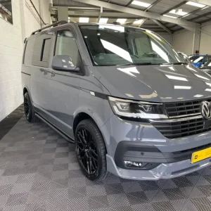 2023 73 Volkswagen Transporter T6.1 2.0TDI 150BHP T32 SWB HIGHLINE KOMBI DSG - Image 3