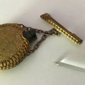 Antique Victorian encased, coloured glass perfume bottle on bar & chain brooch pin - Image 2