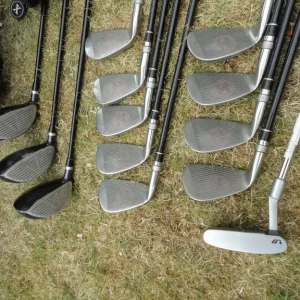 Various sets of golf clubs in bags, various prices, please read descriptions, - Image 4