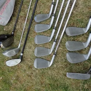 Various sets of golf clubs in bags, various prices, please read descriptions, - Image 6