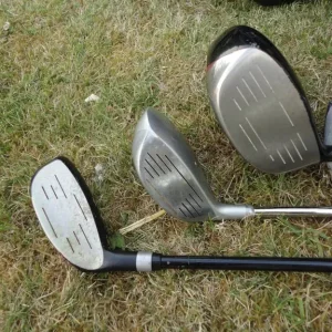 Various sets of golf clubs in bags, various prices, please read descriptions, - Image 7