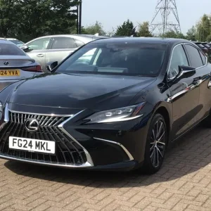 2024 Lexus ES 2.5 300h Premium Edition E-CVT Euro 6 (s/s) 4dr SALOON Petrol/Electric Hybrid Autom... - Image 3
