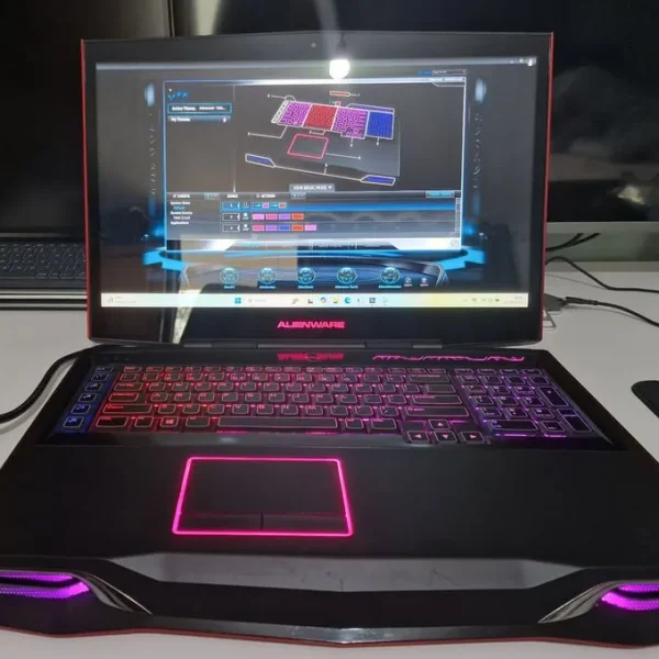 Alienware M18X R2 - 18.4 inches; - 32GB RAM - 1TB - i7-3840QM CPU - NEBULA RED gaming laptop