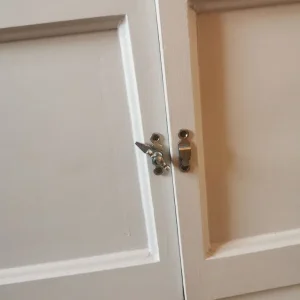 Beautiful side board - Image 4