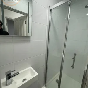 1 bedroom flat in 270 Haydons Road, Wimbledon, London - Image 6