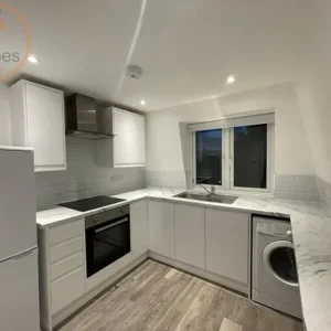 1 bedroom flat in 270 Haydons Road, Wimbledon, London
