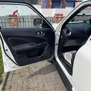 Nissan, JUKE, Hatchback, 2014, Manual, 1598 (cc), 5 doors - Image 5