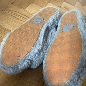 Womens Ugg slippers - Image 3