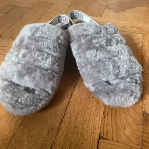 Womens Ugg slippers