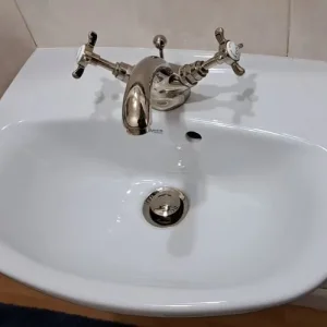 Roca White Small basin