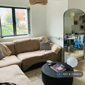 2 bedroom flat in Manor Gardens, London, N7 (2 bed) (#2584674) - Image 5