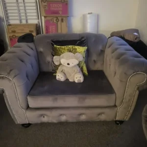 Chesterfield sofa x2 cuddle chairs - Image 2