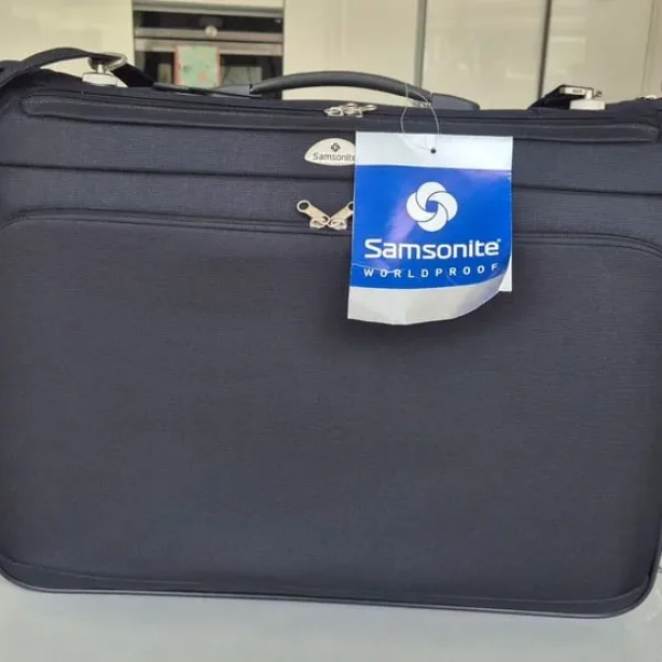 Samsonite Luxury Suit / Dress Carrier/Travel Bag With 5 Zipped Compartments
