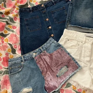 Ladies size 10 shorts and skirts - Image 2